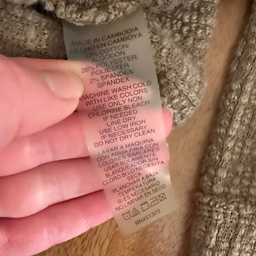 Two by Vince Camuto Ladies' Button Cardigan Size S - Picture 6 of 6